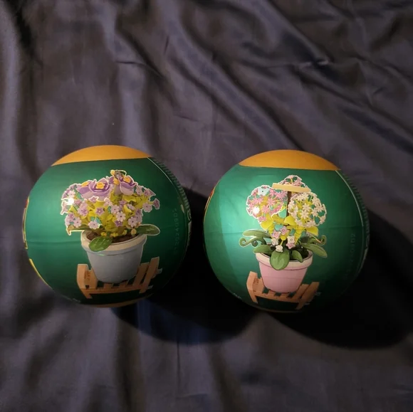 Lot of 2 Zuru Max Garden Collection Balls Building Blocks